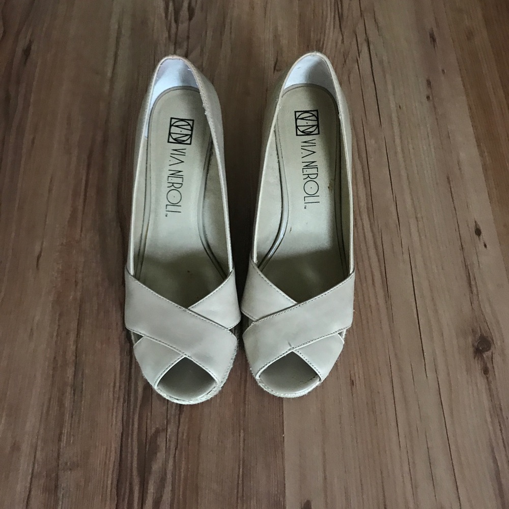 Via Neroli Tan Wedges